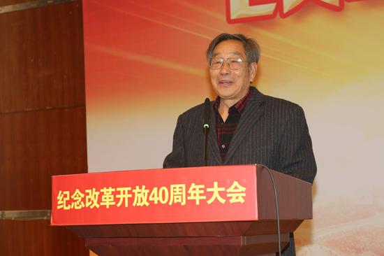退休教师代表周宏老师